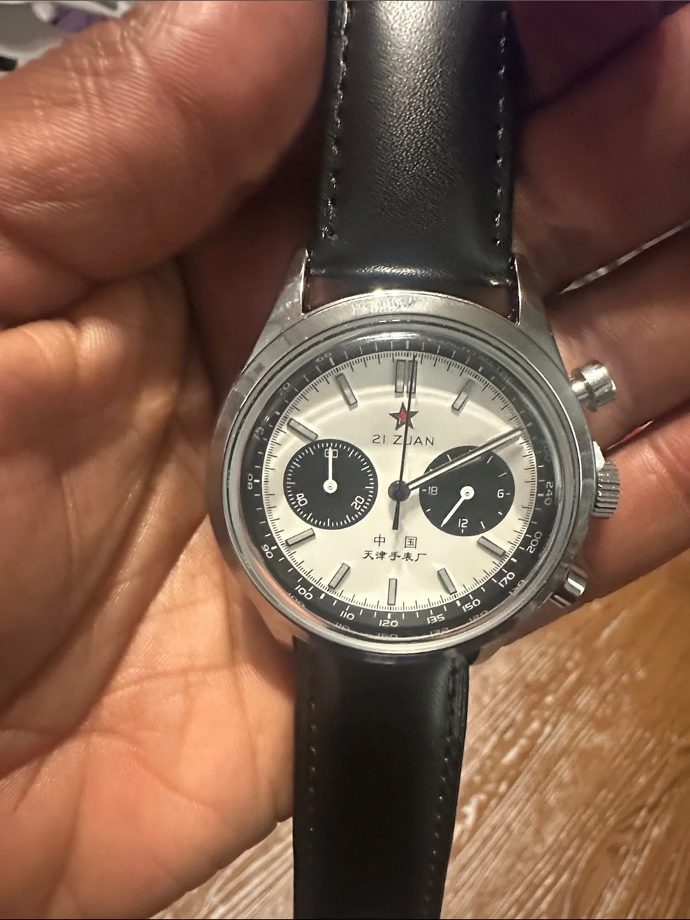 21 ZUAN Chronograph Wristwatch - White Dial with Black Subdials